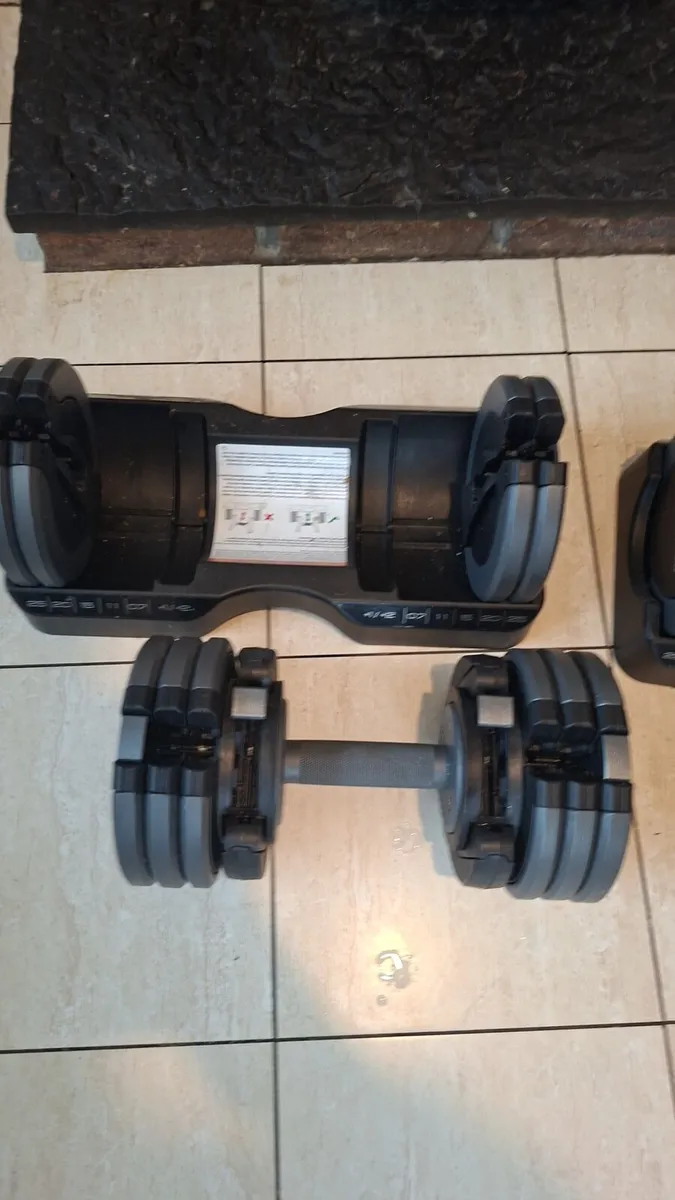Adjustable dumbells - Image 3