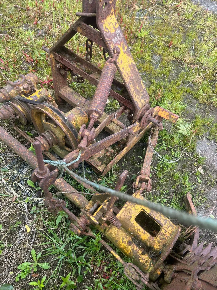 Old Fingerbar Mower - Image 3