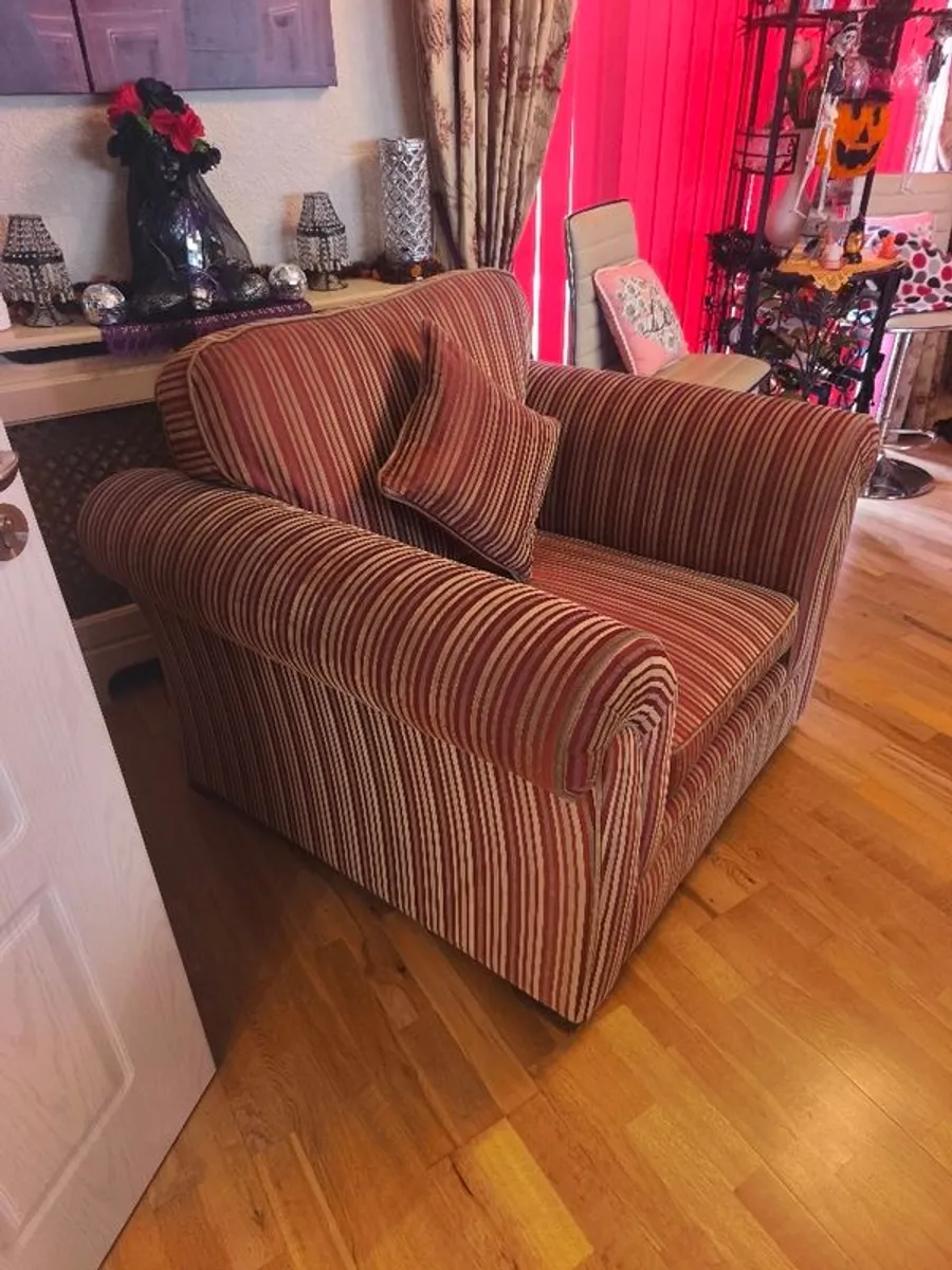 armchair - Image 3