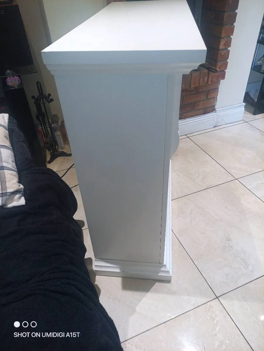 Electric heater with surround - Image 3