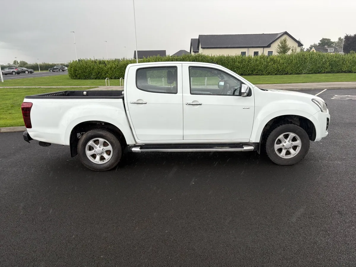 2019 191 ISUZU D MAX NEW DOE - Image 2