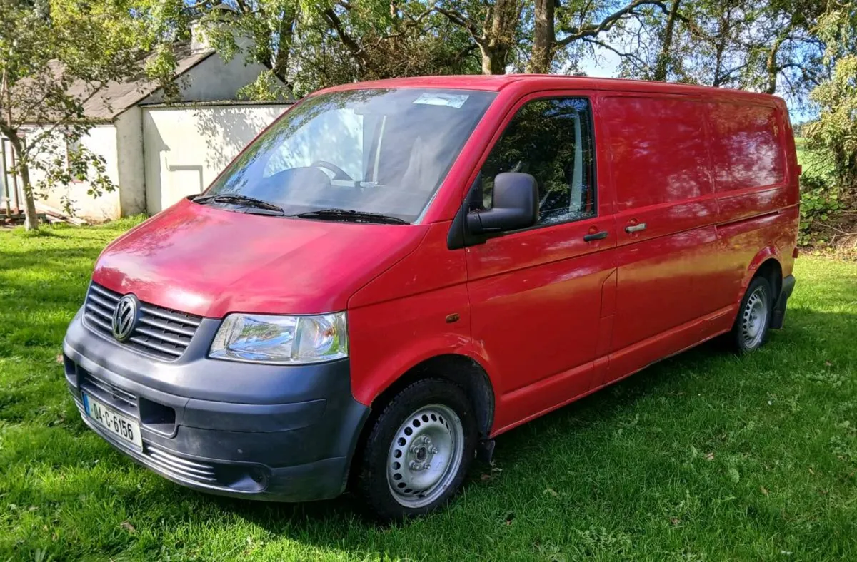 VW  Transporter  2004. - Image 1