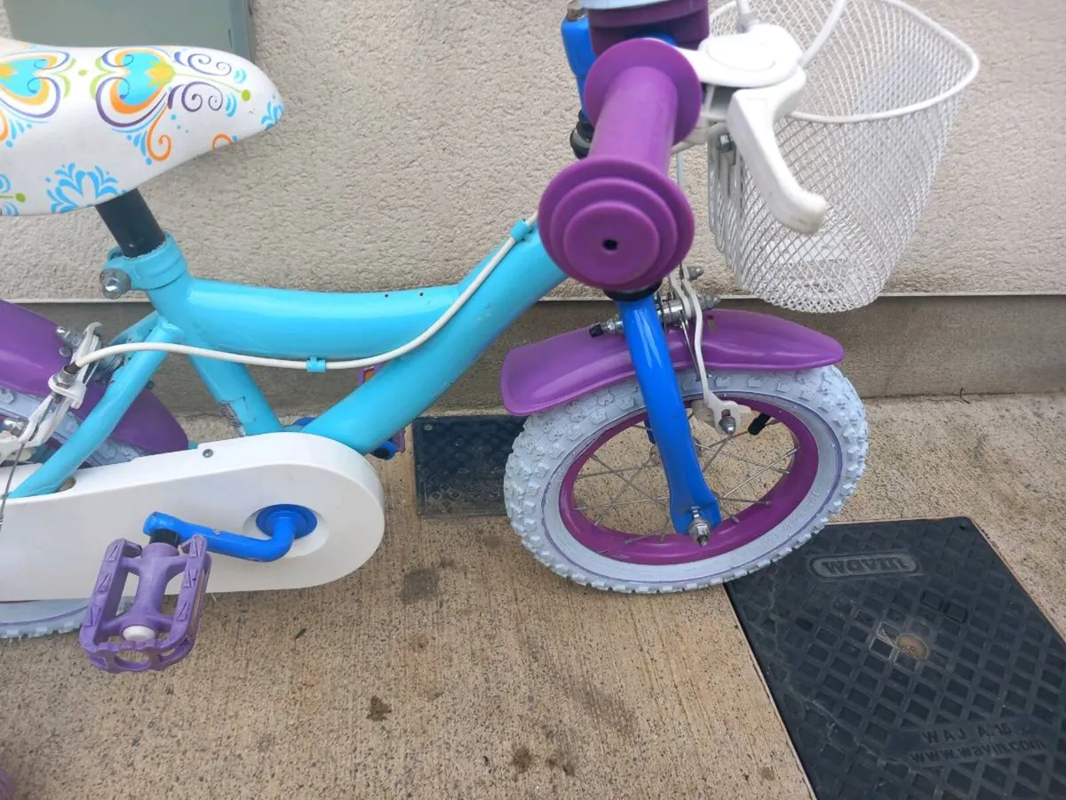 Kids frozen bike size 12 inch wheels - Image 3