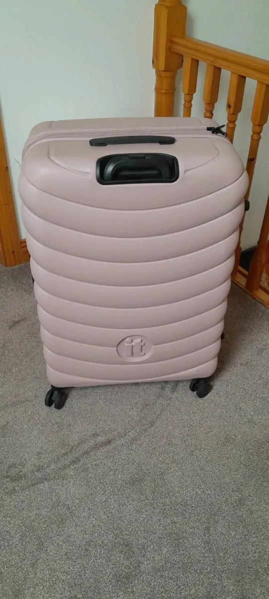 Travel suitcase - Image 3