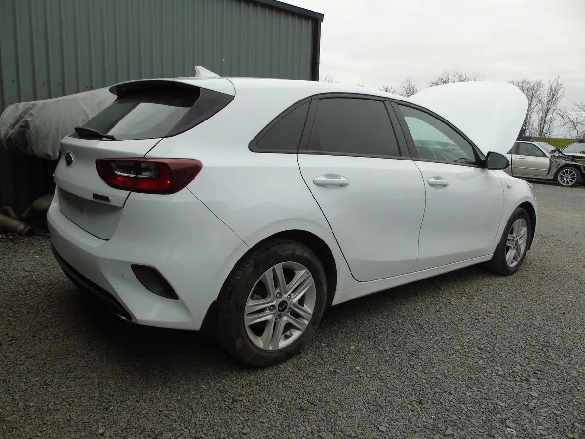 kia ceed's breaking new models estate & hatchback - Image 4