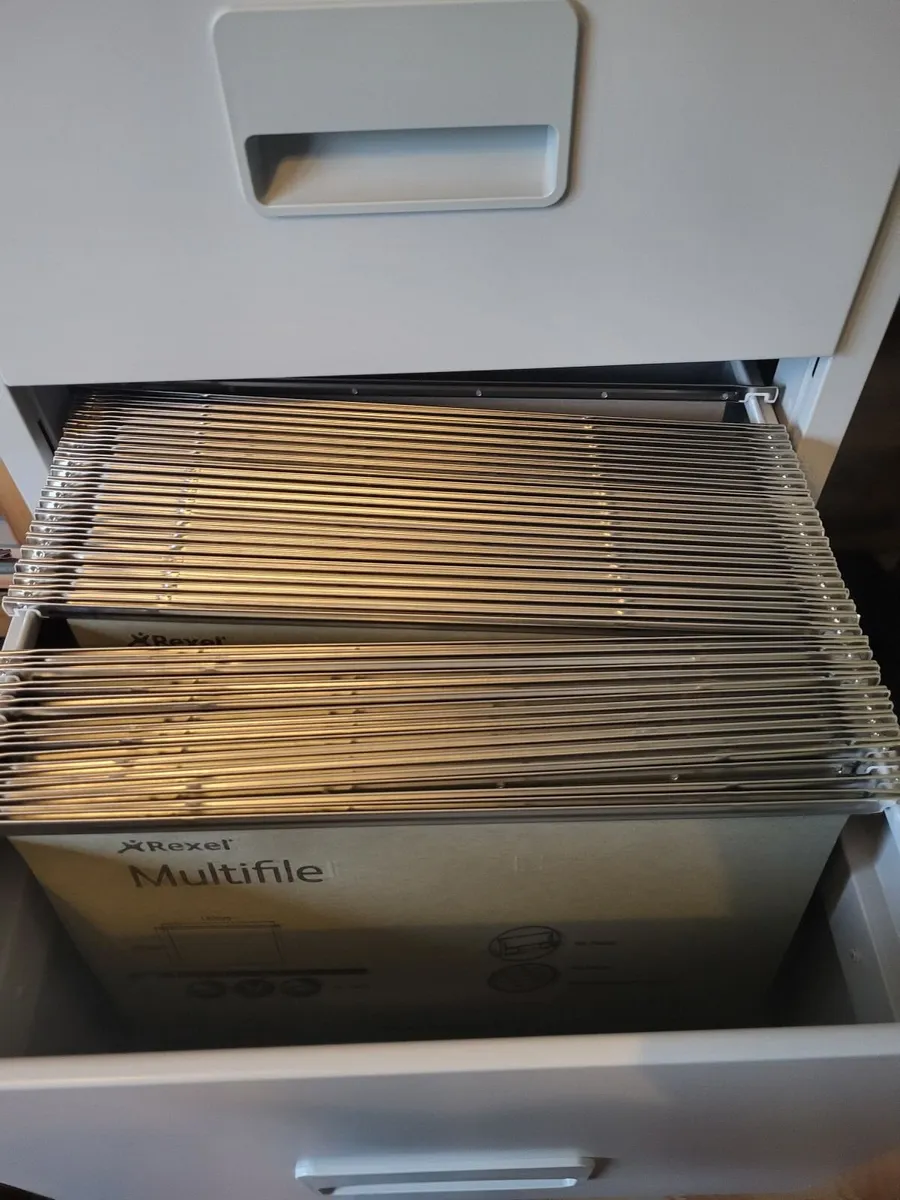 Filing Cabinet, suspensions files, file inserts - Image 2