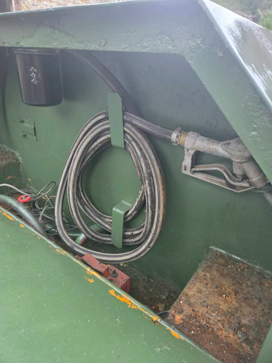 Chieftain Diesel bowser - Image 3