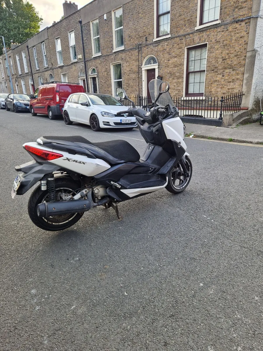 Yamaha x-max 250 - Image 1