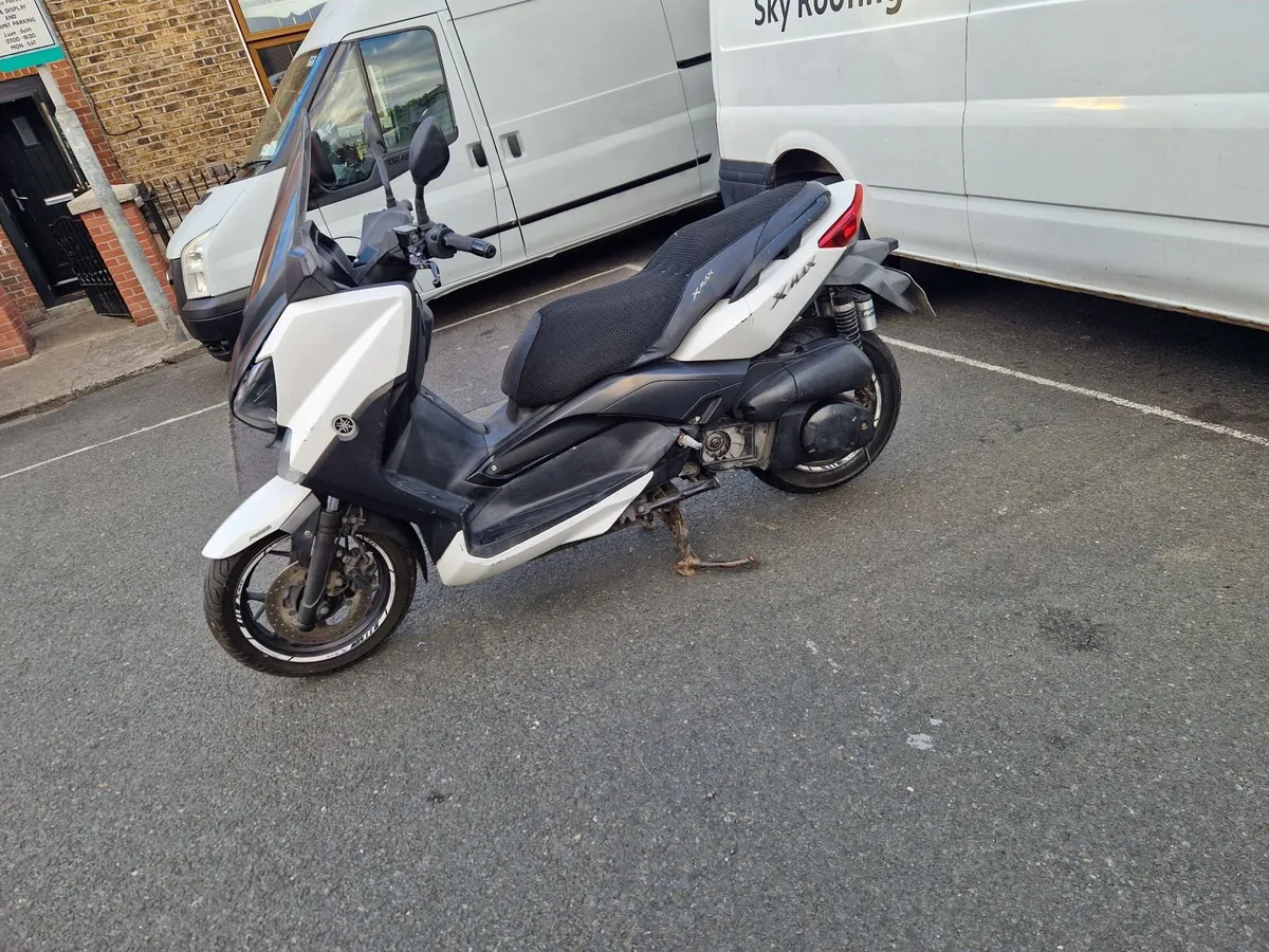 Yamaha x-max 250 - Image 4