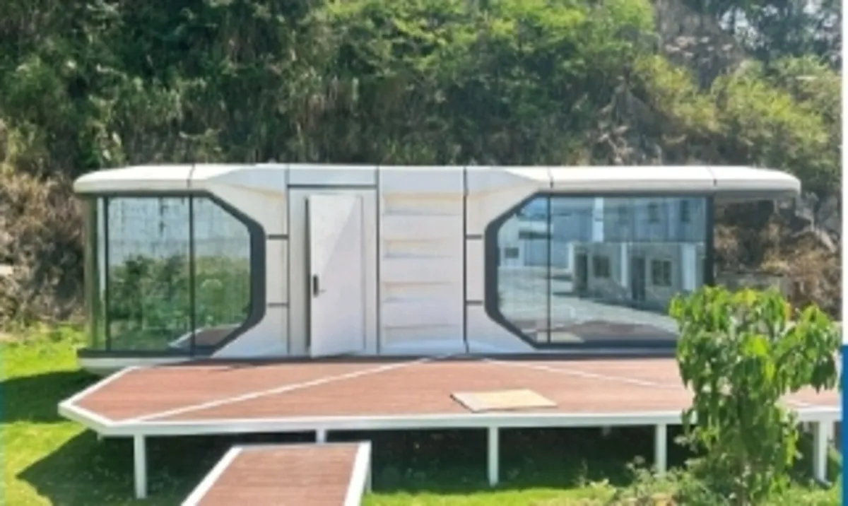 1 Bed, 1 Bath Space Capsule Home - Image 1