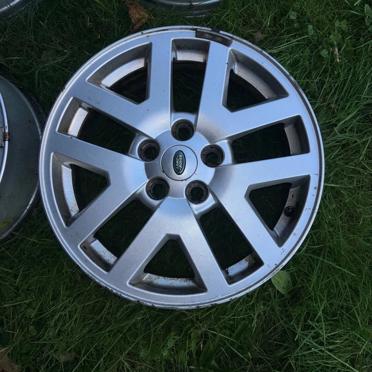 Land Rover Discovery 3 Alloys - Image 2