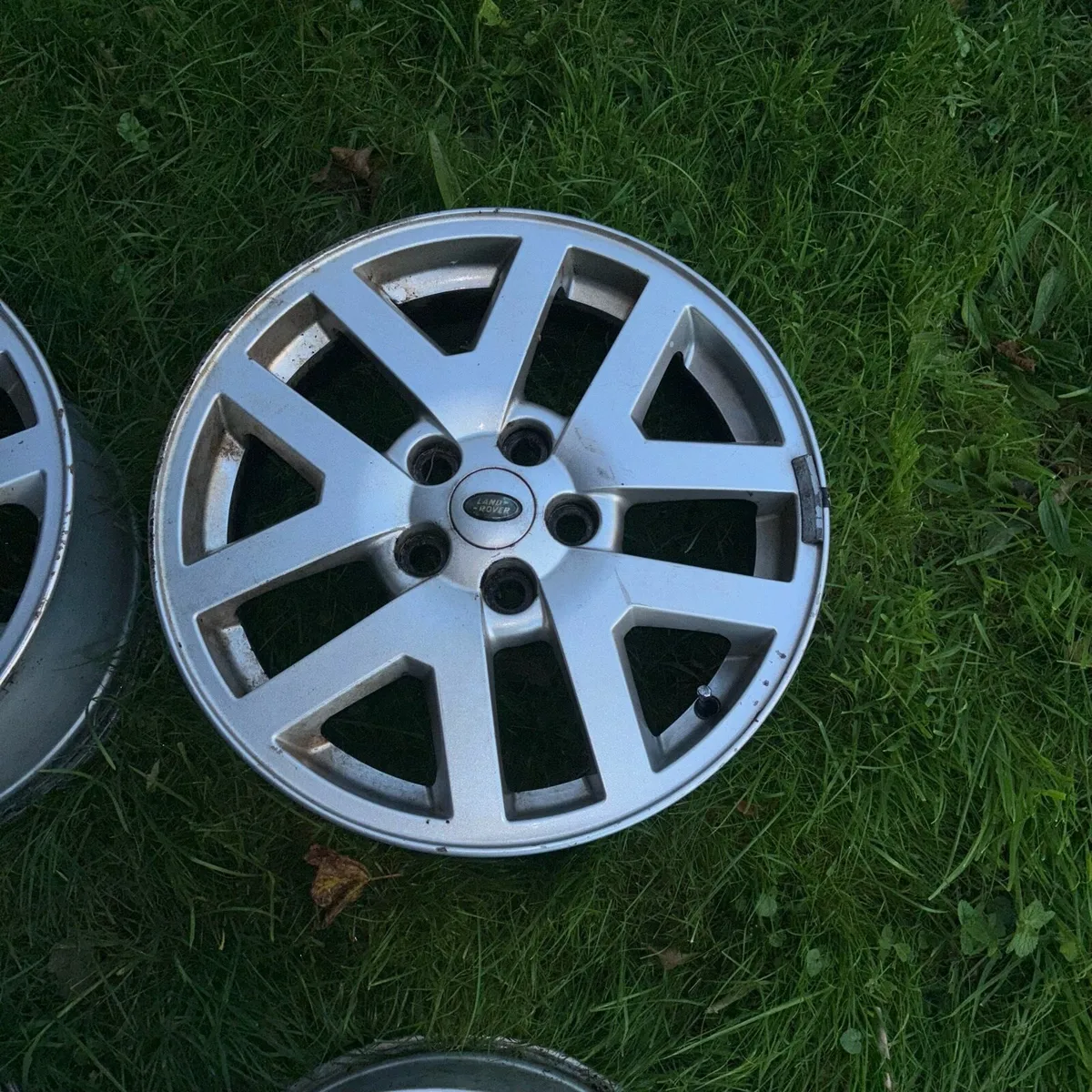 Land Rover Discovery 3 Alloys - Image 3
