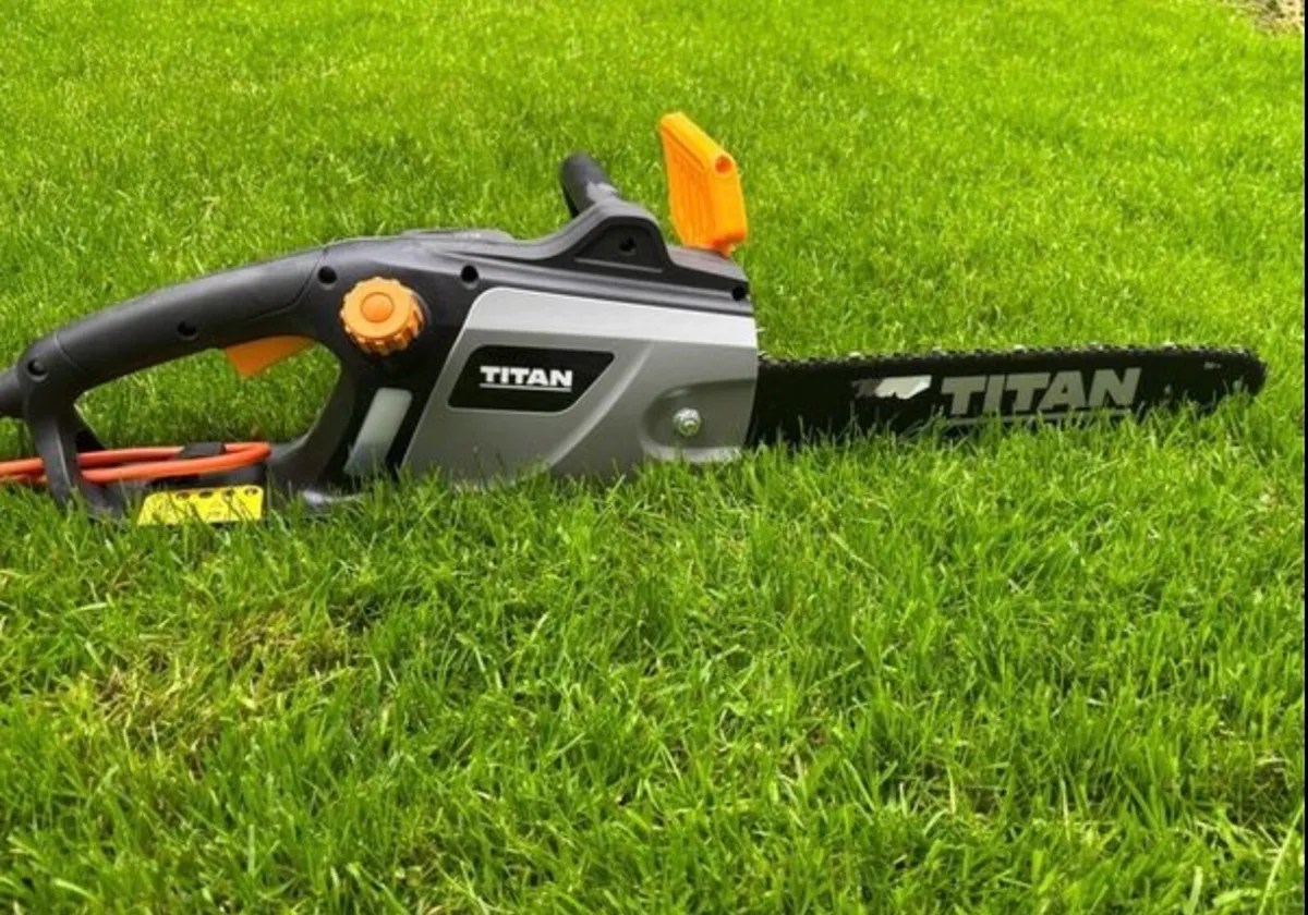 Titan Chainsaw 40cm chainsaw - Image 2