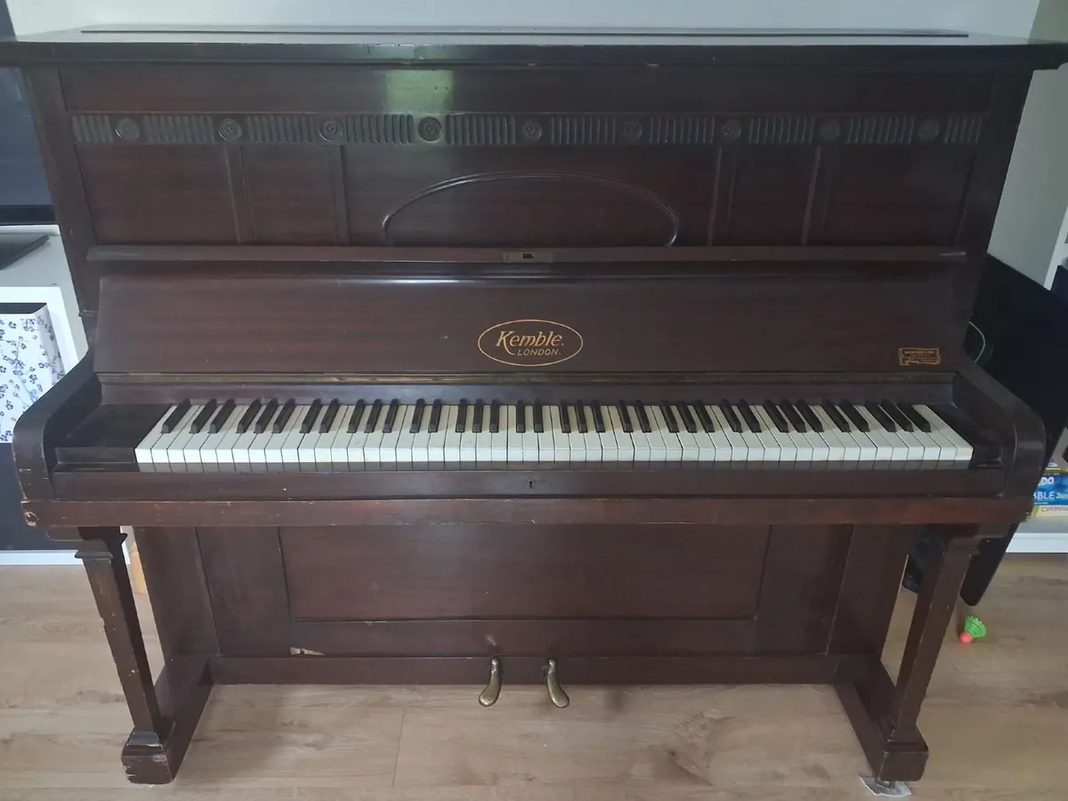 Piano - Image 1