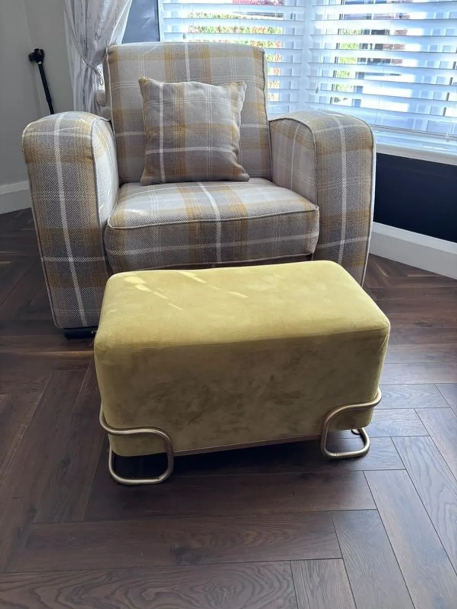 sofa and large single chair - Image 2