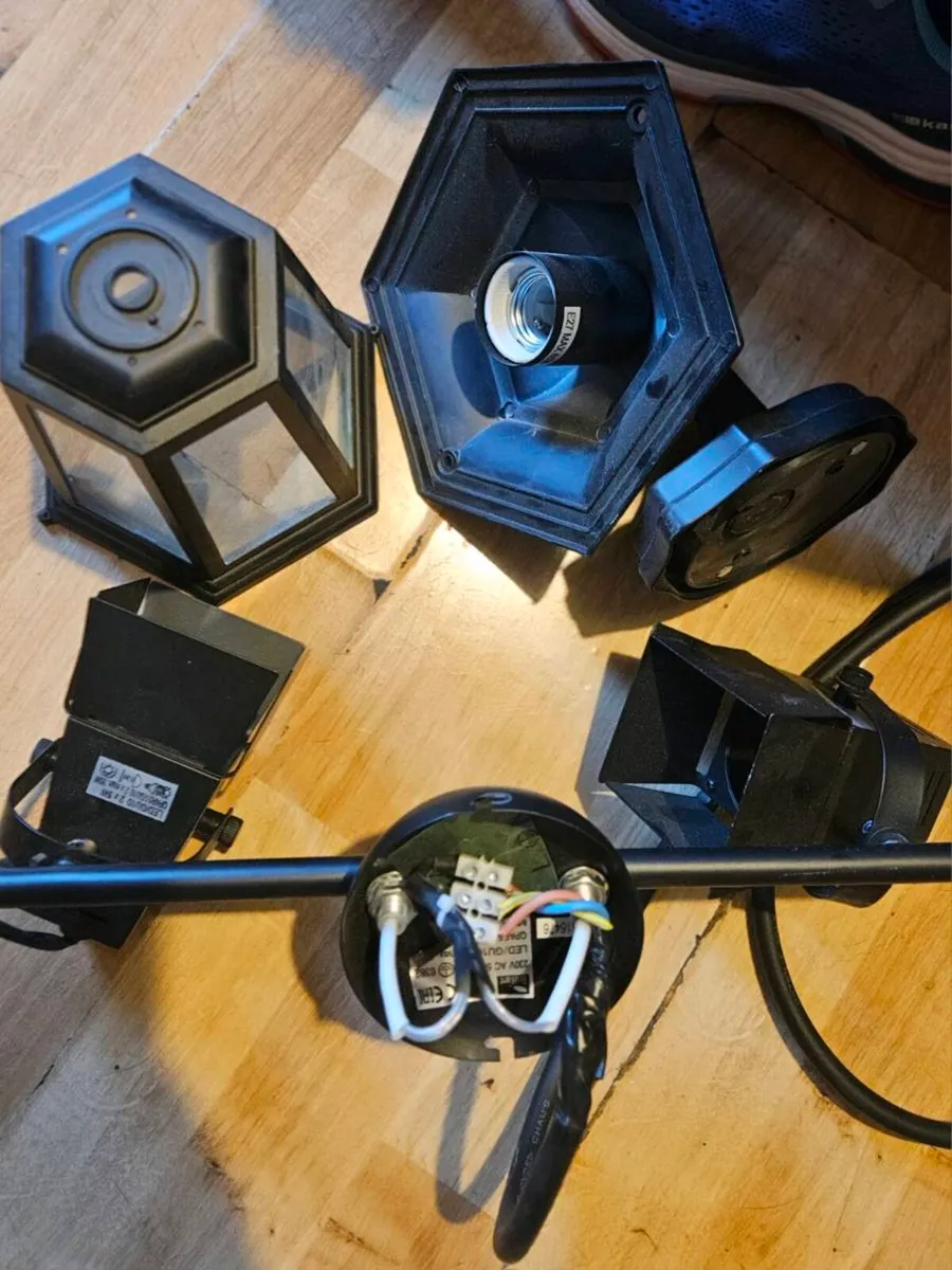 3 Lights - Image 2