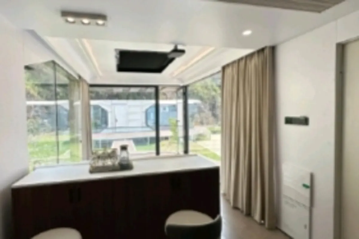 1 Bed, 1 Bath Space Capsule Home - Image 3