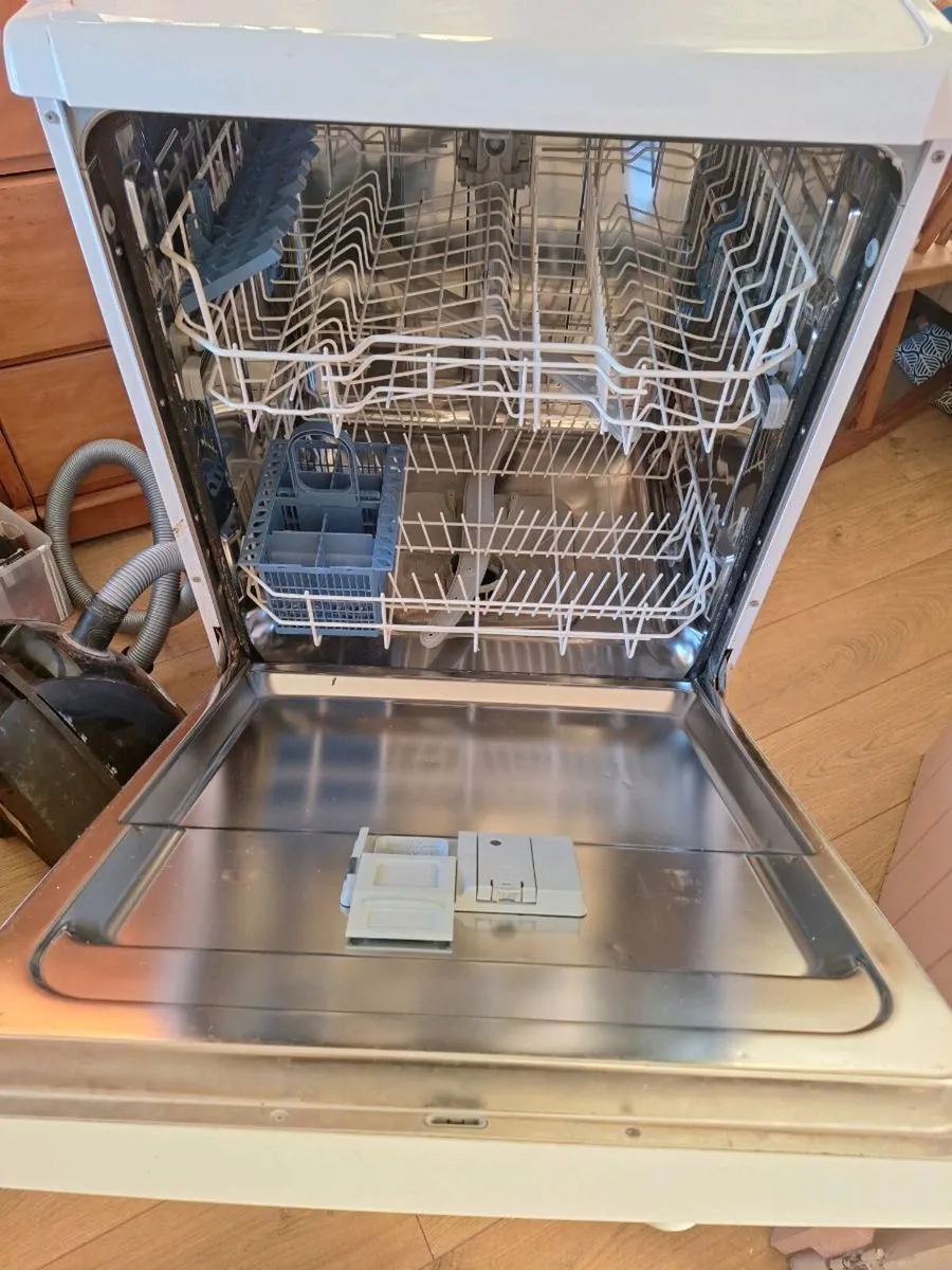 Indesit Dishwasher - Image 2