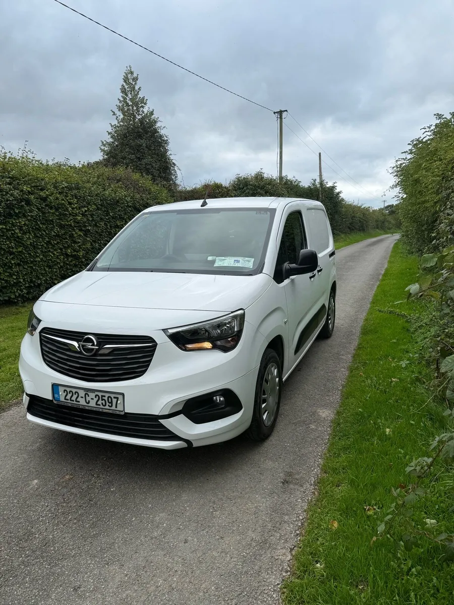 2022 Opel Combo Sportive 1.5 Diesel 100BHP - Image 3