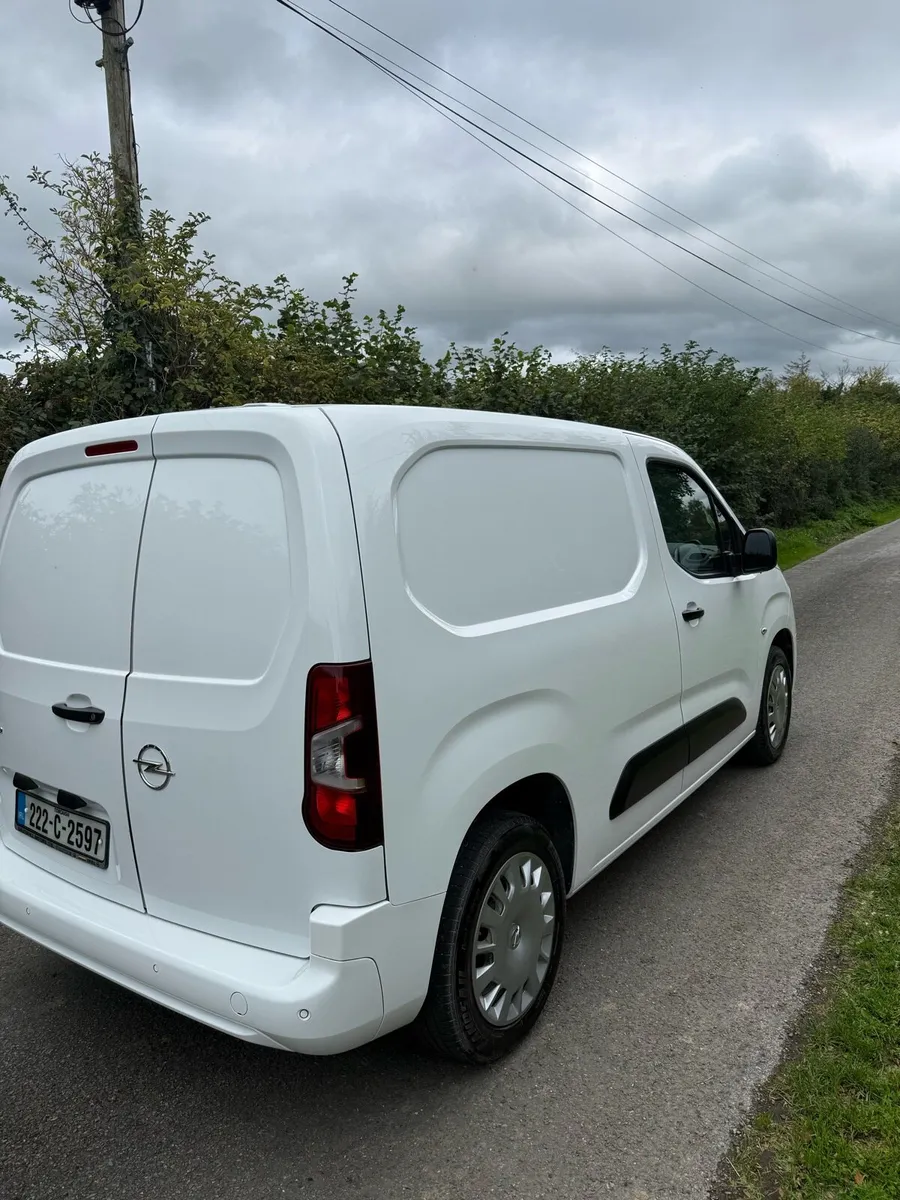 2022 Opel Combo Sportive 1.5 Diesel 100BHP - Image 4