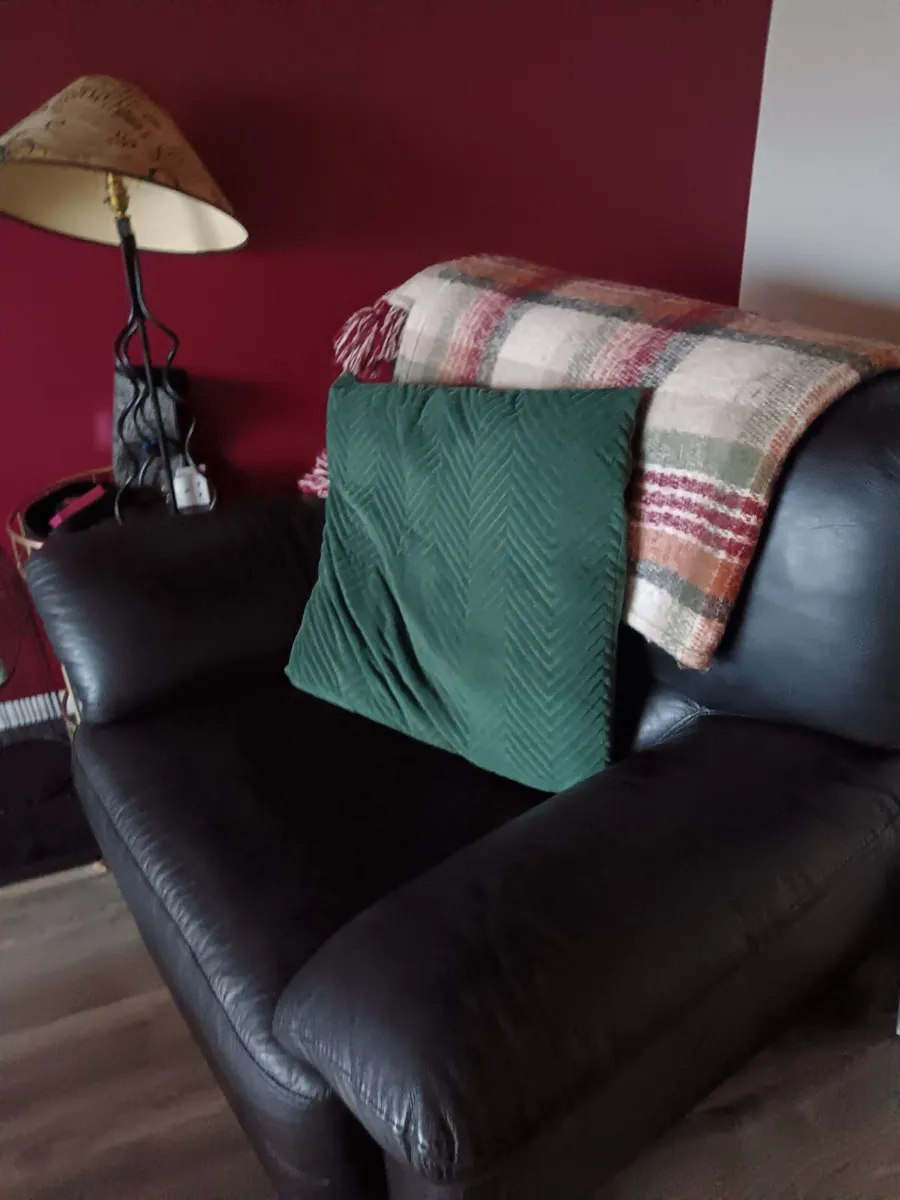 Suite of furniture - Image 2