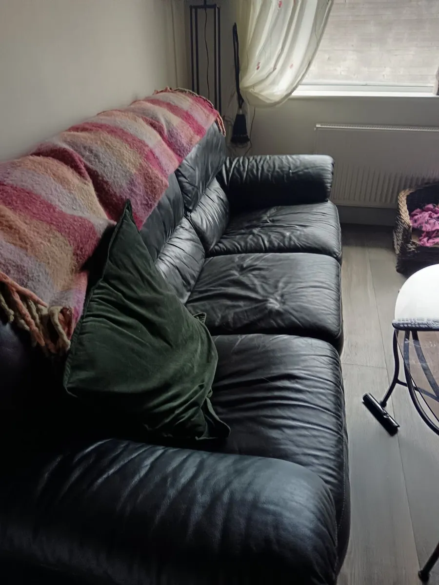 Suite of furniture - Image 4