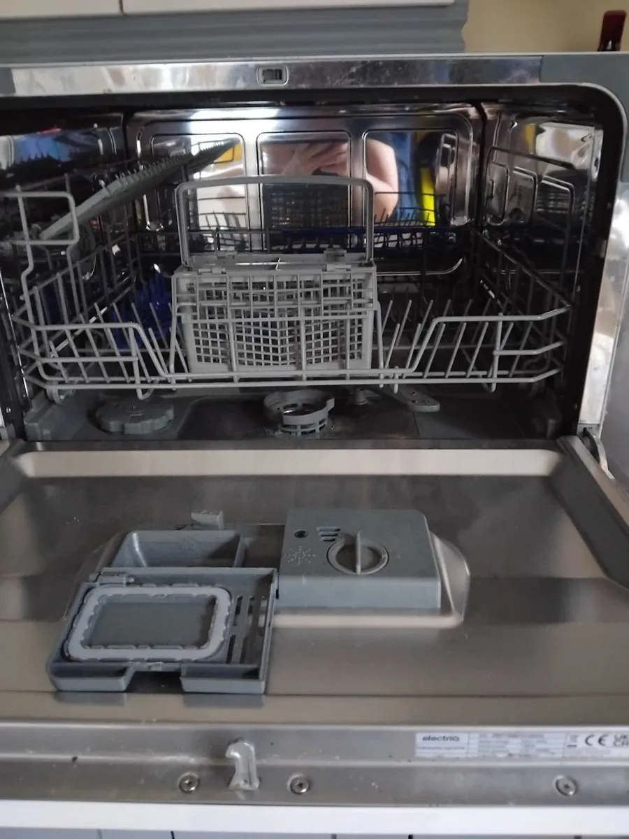 DISHWASHER - Image 1