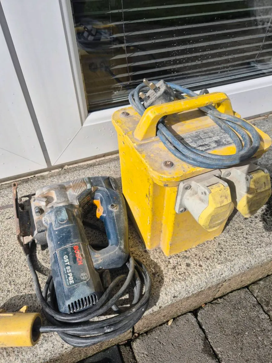 Power box and jigsaw