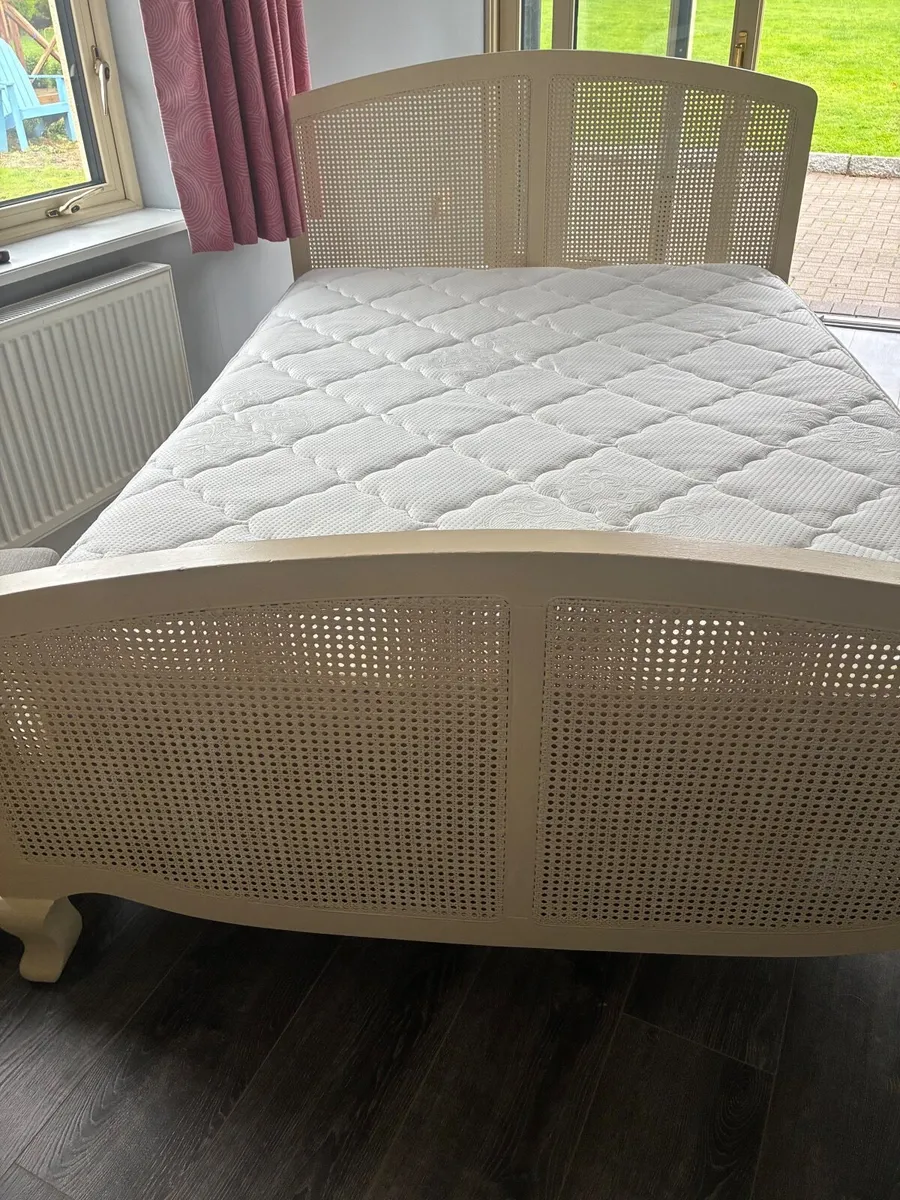 Sofa and bed - Image 2