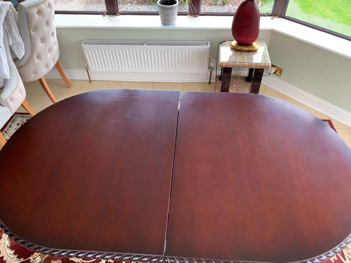 Mahogoney Dining Room Table - Image 1