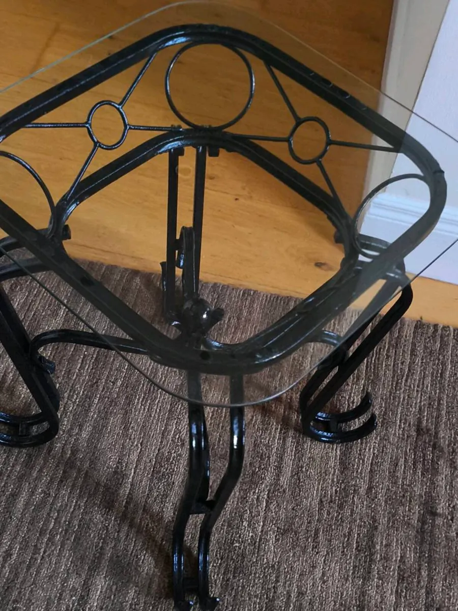 Beautiful like New side table coffee table,25 euro - Image 3