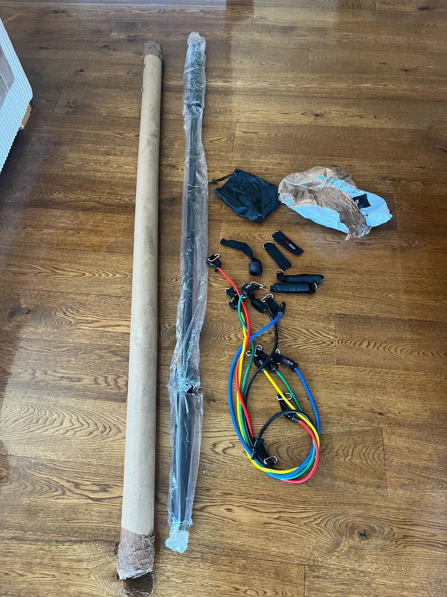 *BRAND NEW* 20kg Olympic Barbell + Resistance Band - Image 2