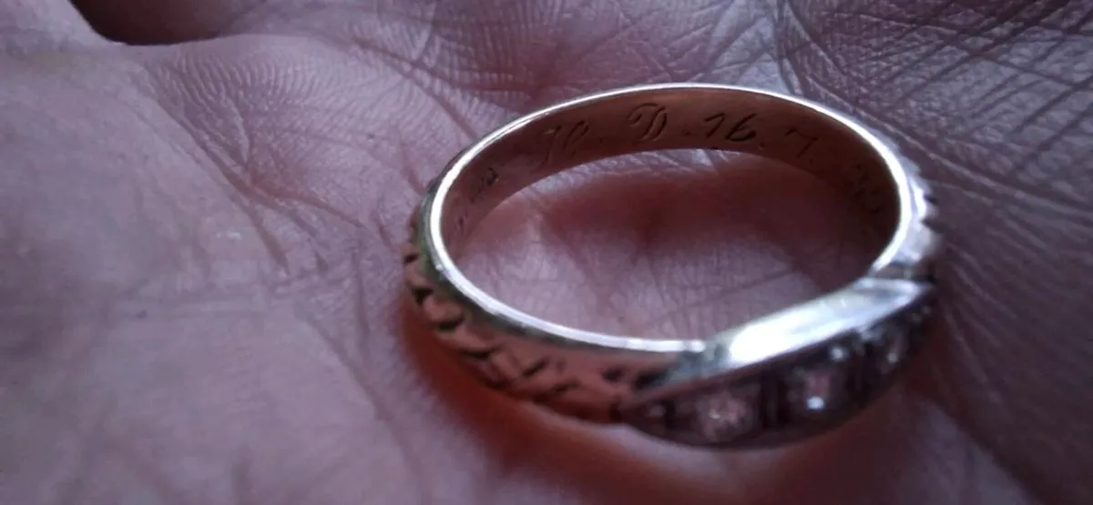 8ct Gold Boat Ring - Image 3