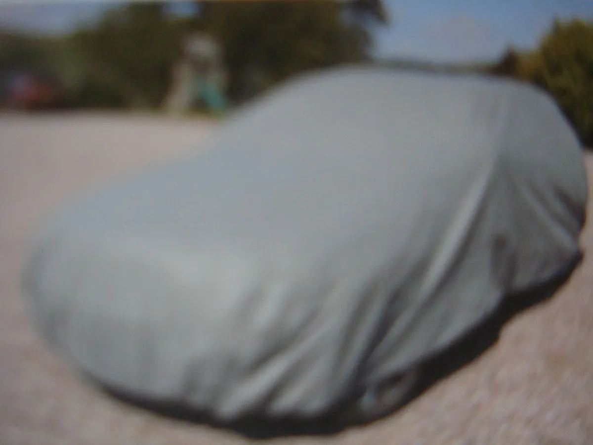 LARGE QUALITY BREATHABLE WATERPROOF CAR COVER. - Image 4