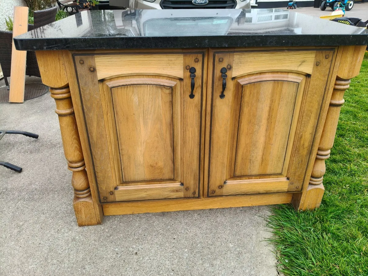 Oak kitchen island with quartz worktop - Image 3