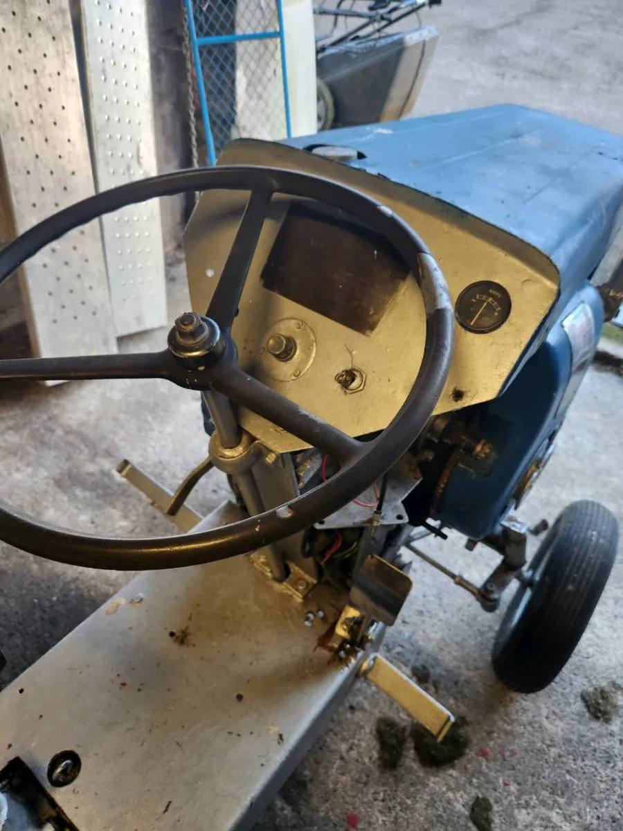 Vintage garden tractor - Image 3