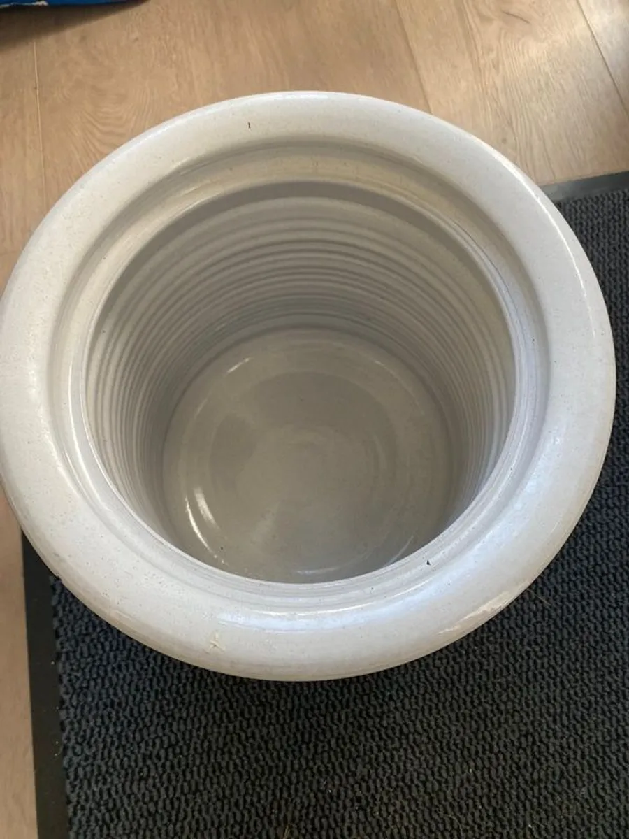 Retro Traditional Bread Crock made by Kiltrea Bridge Pottery - Image 3
