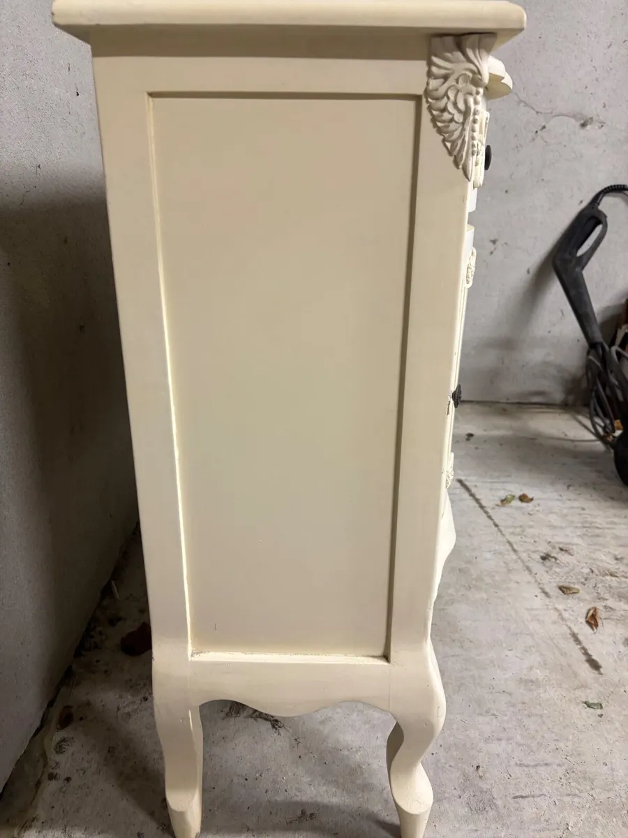 Unit - Image 1