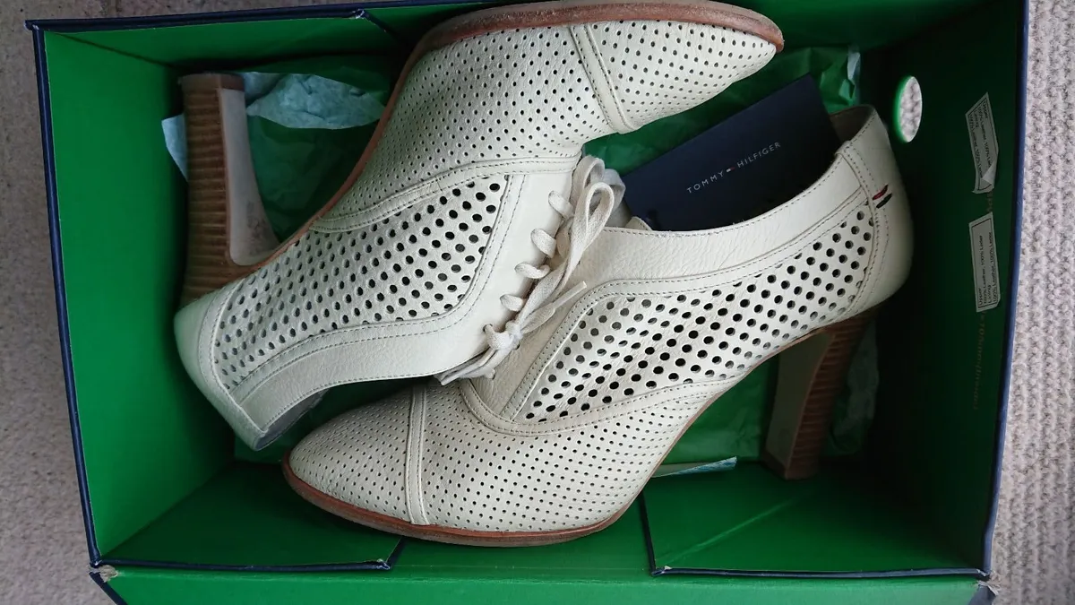Genuine Tommy Hilfiger high heels shoes UK7 - Image 1