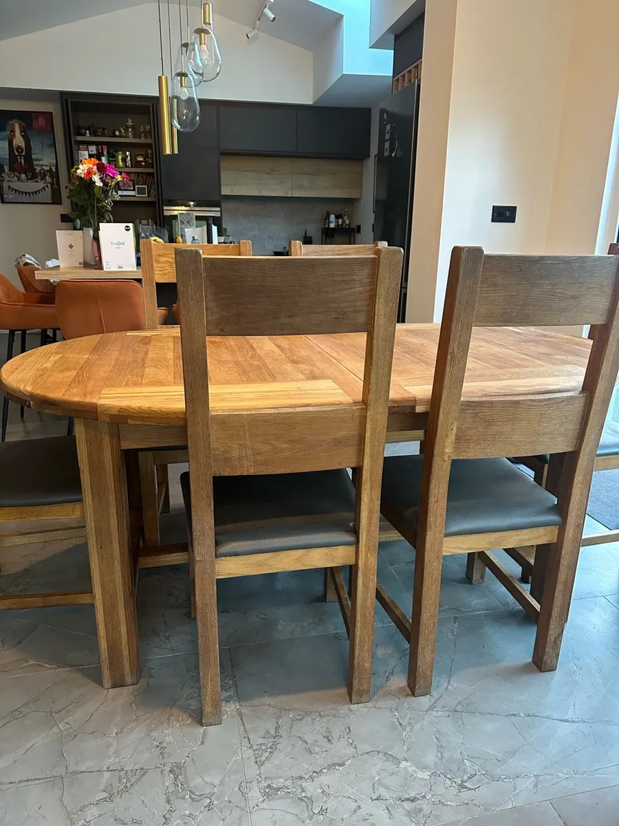 Solid oak table and chairs - Image 2