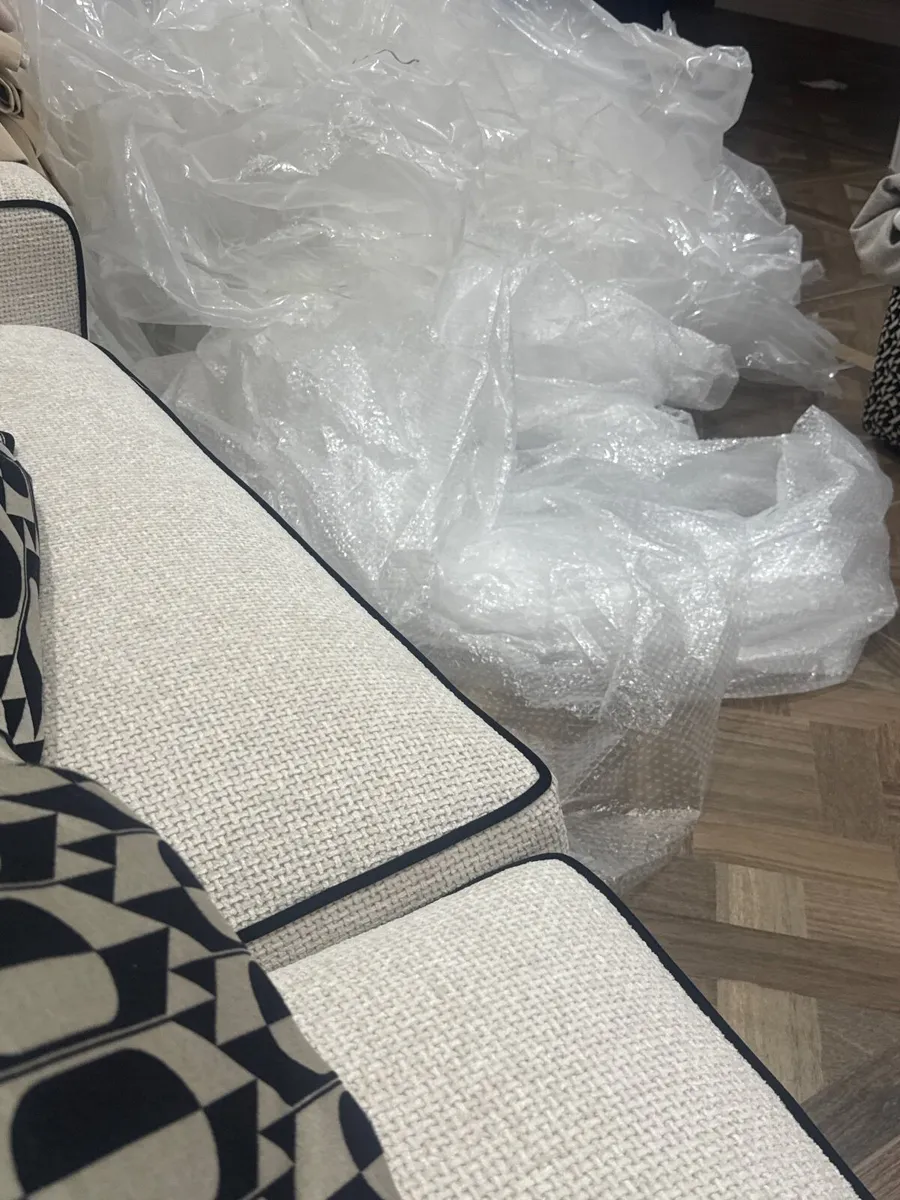 3 seater couch - brand new - Image 2