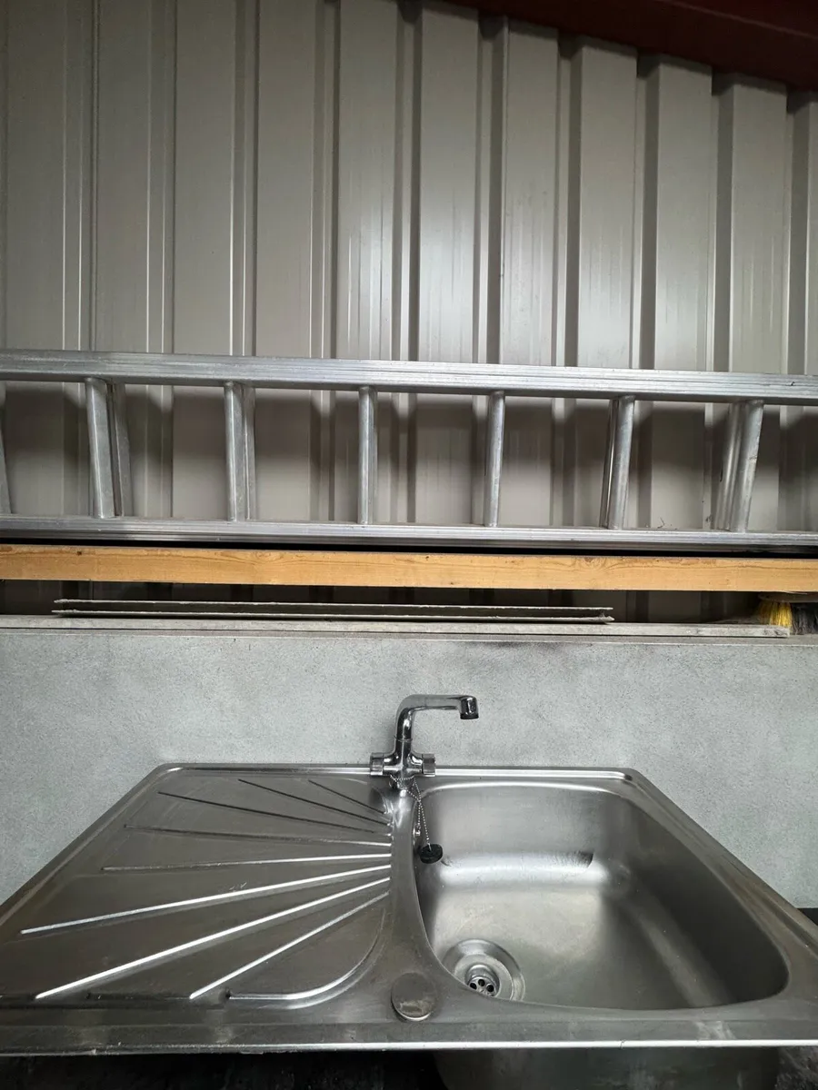 Kitchen sink - Image 2