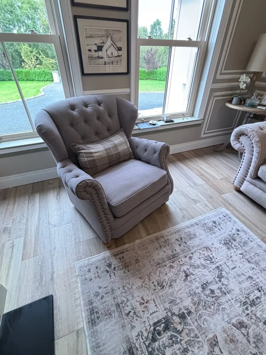 Alexander & James 4-Seater Sofa & 2 Armchairs - Image 2