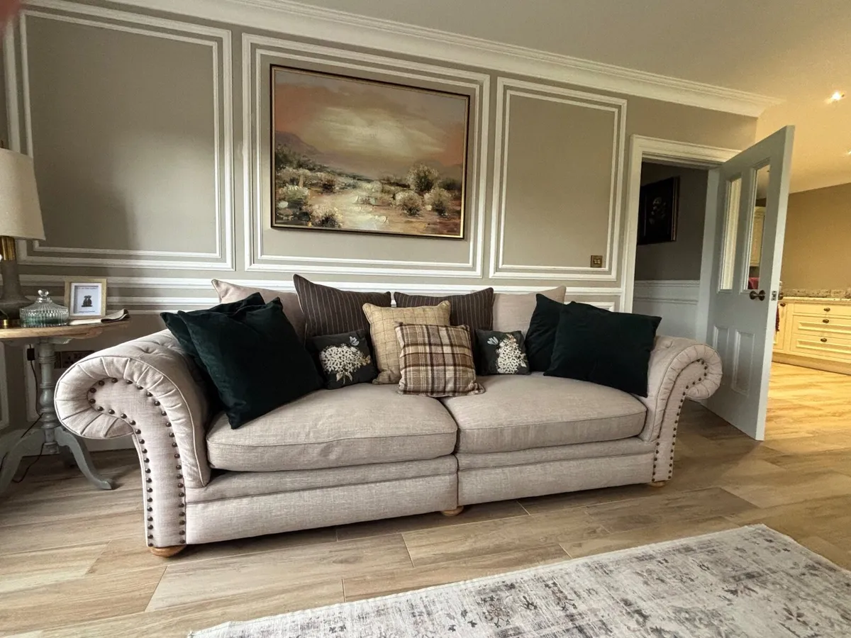 Alexander & James 4-Seater Sofa & 2 Armchairs - Image 3