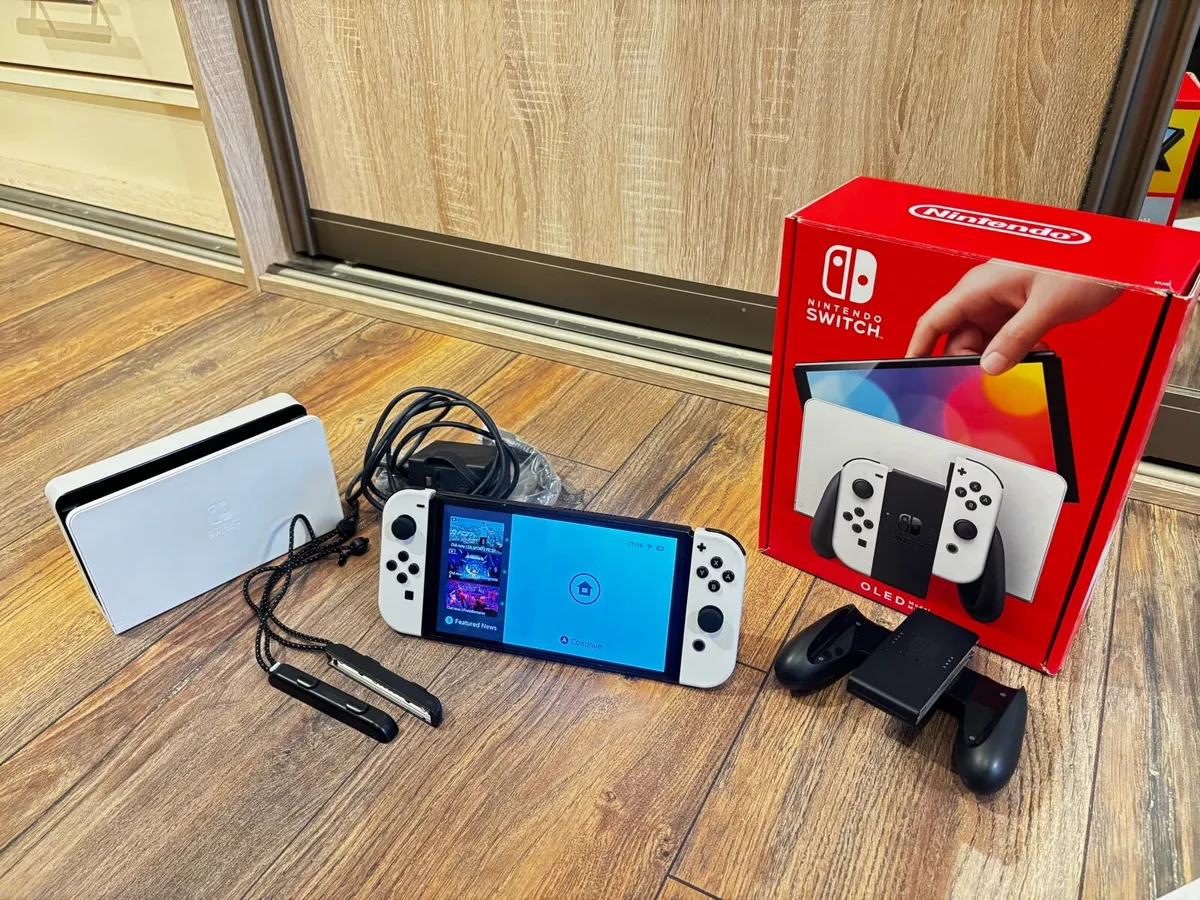 Nintendo Switch OLED - Image 1