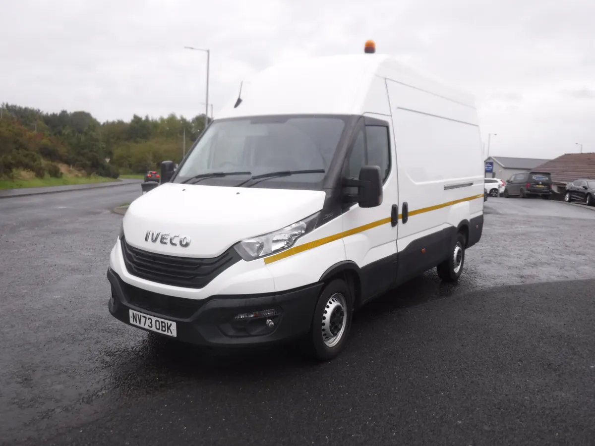 Iveco Daily 2023 mwb high roof panel van , 32000 m - Image 1