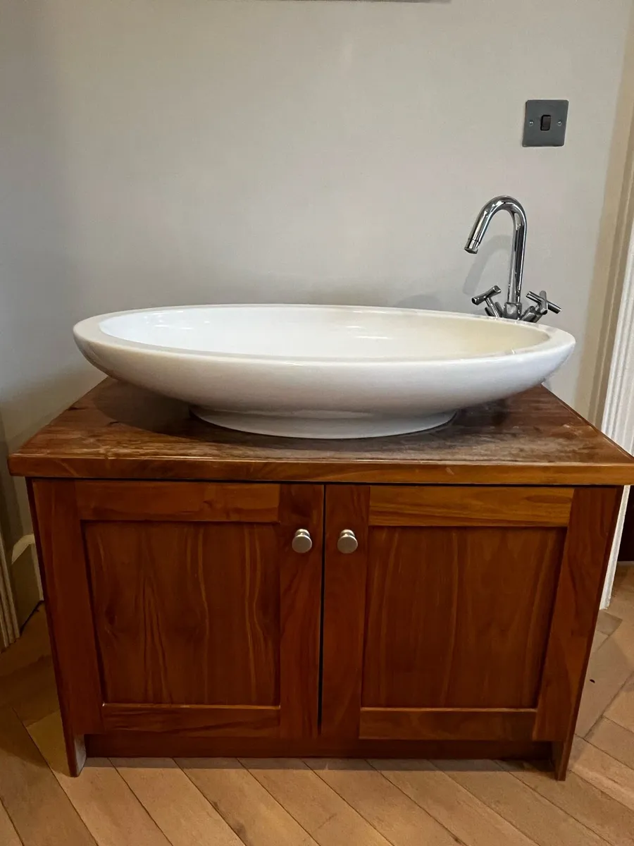 Bathroom vanity and sink - Image 1