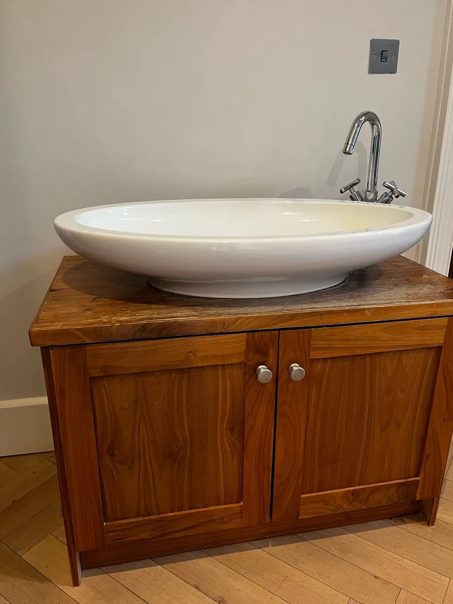 Bathroom vanity and sink - Image 2