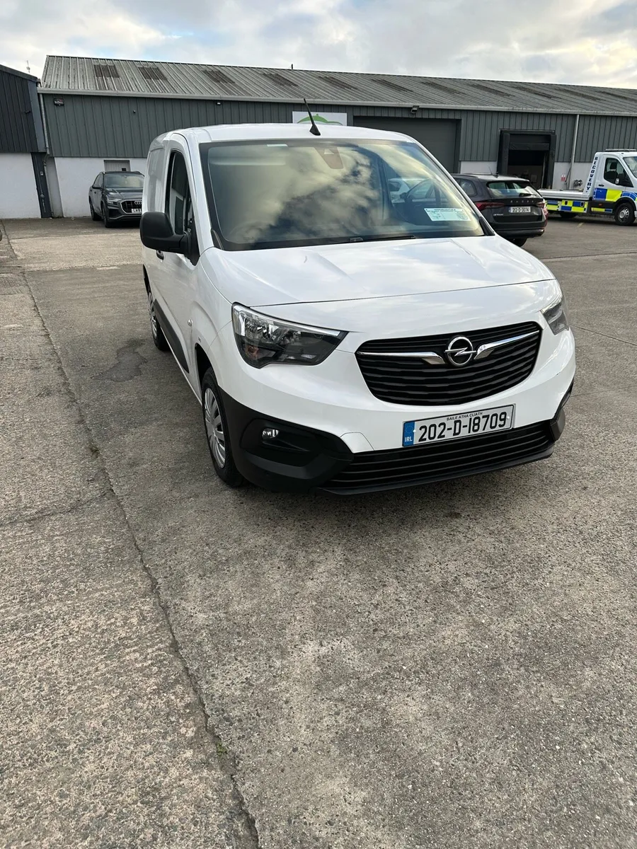 2020 Combo 1.5 diesel (Not Damaged) - Image 1