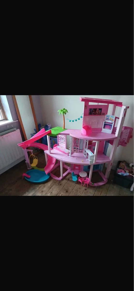 Barbie doll dreamhouse